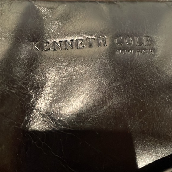 Kenneth Cole New York leather handbag. Black. - Picture 2 of 3